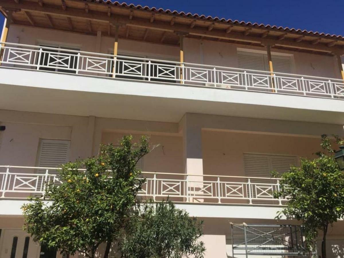 Azure Retreat Apartment Loutraki  Ngoại thất bức ảnh